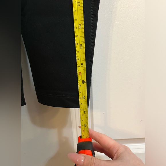 Nike Women's Black Leggings - Picture 8 of 8